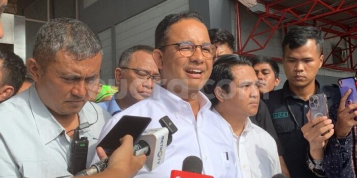 Anies Baswedan Klaim Dapat Dukungan dari Kiai di Pamekasan