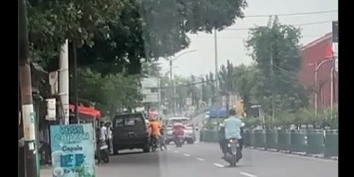 Meresahkan, Viral Aksi Pemalakan dengan Modus Ketuk Kaca Mobil di Pamekasan