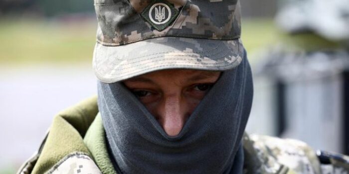 Berita Kemlu Respons Dugaan 10 WNI Jadi Tentara Bayaran di Ukraina