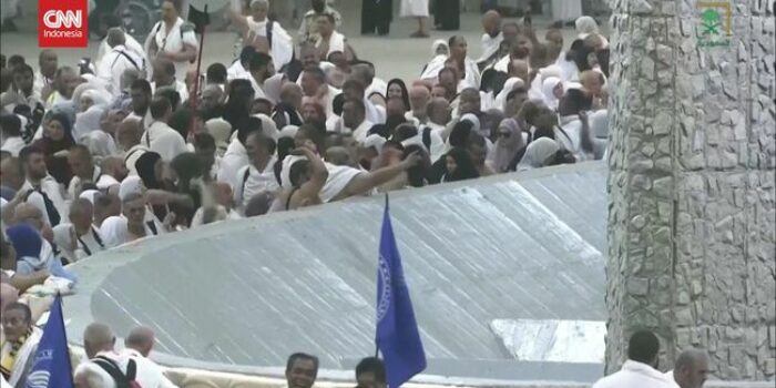 Berita Jemaah Lempar Jumrah dalam Rangkaian Ibadah Haji