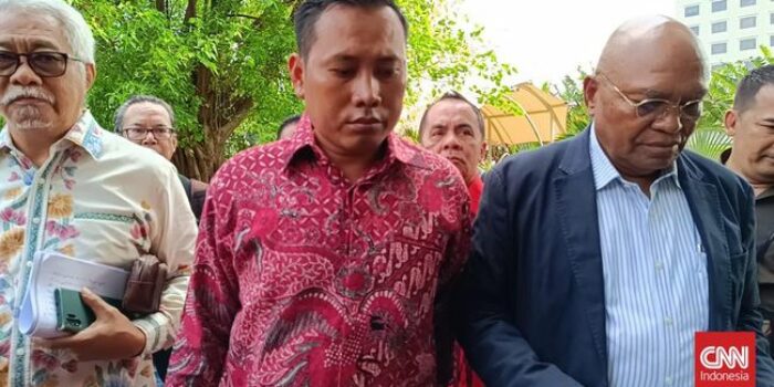 Berita Kusnadi Staf Hasto PDIP Penuhi Panggilan KPK
