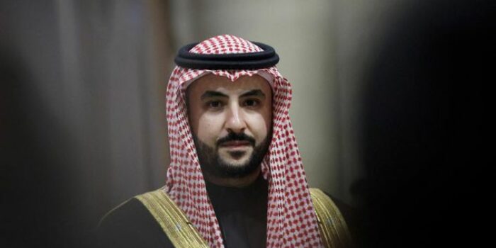 Berita Menhan Saudi Bertemu Ketua Dewan Yaman di Riyadh, Bahas Apa?