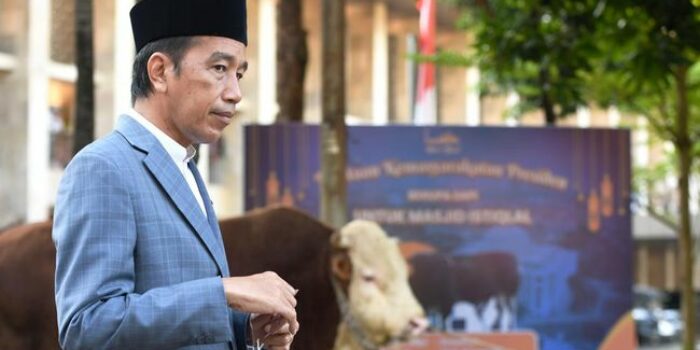 Berita Jokowi dan Iriana Salat Idul Adha di Semarang, Ketua KPU Jadi Khatib