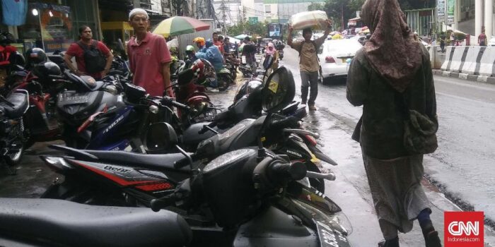 Berita DKI Pasang 10 CCTV untuk Awasi Parkir Liar di Tanah Abang