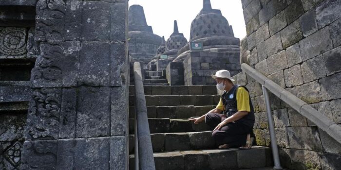 Berita Hendaknya Tak Rusak Fisik dan Citra Borobudur