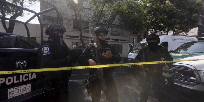 Berita Kelompok Bersenjata Tembak Mati 2 Ajudan Wali Kota Mexico City