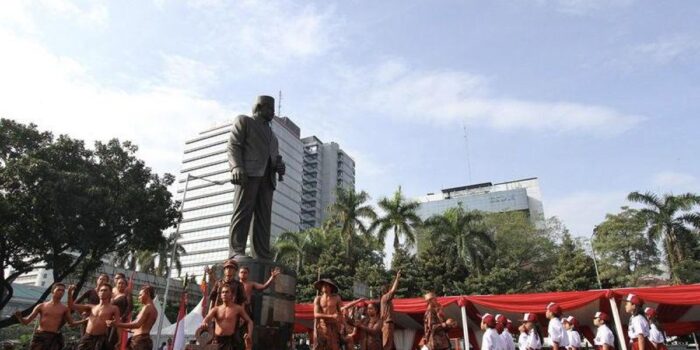 Berita Jakarta Bakal Punya Patung Baru MH Thamrin, Lebih Tinggi dari Sudirman
