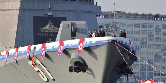 Berita Kapal Perang Baru Korut Kecelakaan saat Peluncuran, Kim Jong Un Murka