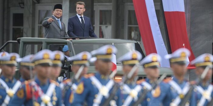 Berita Macron Beri Prabowo Penghargaan Tertinggi Prancis saat Kunjungi Akmil