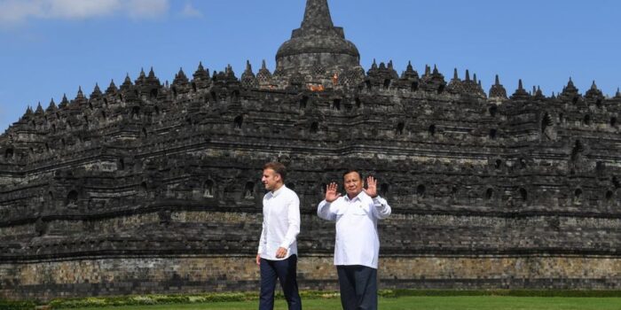 Berita Fadli Zon Ungkap Momen Prabowo-Macron di Stupa Paling Atas Borobudur