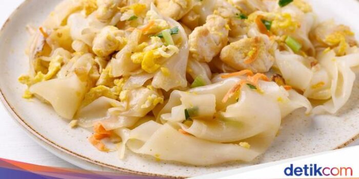 Pahami- Resep Kwetiau Goreng Ayam dan Telur ala Thai yang Gurih Nampol