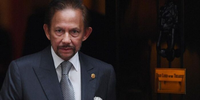 Berita Kondisi Sultan Brunei Masuk RS Jantung Kala Kunjungan ke Malaysia