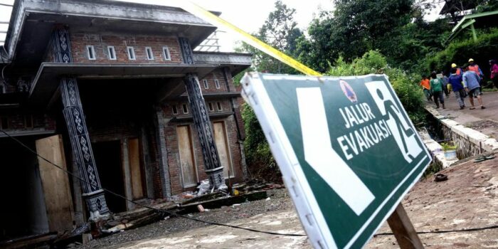 Berita Tanah Bergerak di Sumedang, 80 Orang Mengungsi