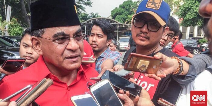 Berita Respons PDIP soal Purnawirawan TNI Kirim Surat Pemakzulan Gibran