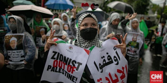 Berita Aksi Warga Indonesia Bela Palestina di Depan Kedubes Mesir