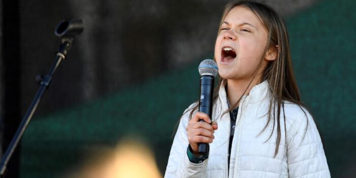 Berita Kapal Bantuan Greta Thunberg Lanjut ke Gaza Meski Diancam Israel