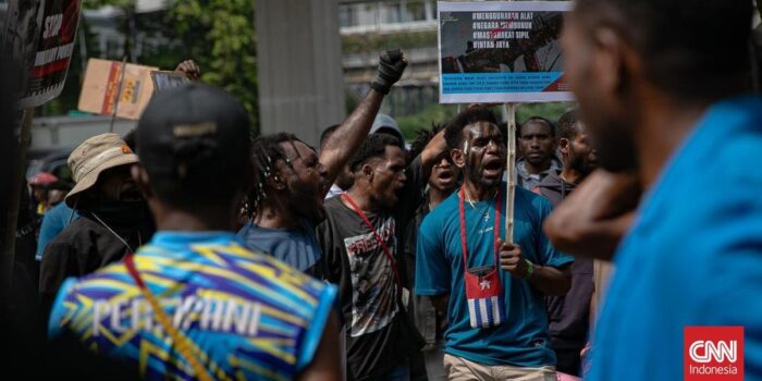 Berita Temui Pigai, Warga Papua Serahkan 7 Tuntutan