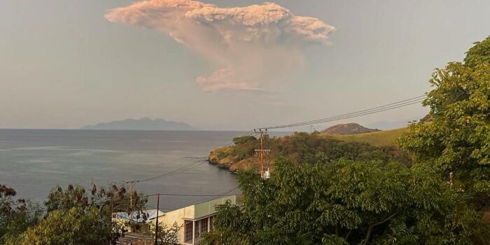 Berita Lewotobi Laki Masih Status Awas, Erupsi dengan Semburan Abu 2 Km