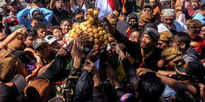 Berita Riuh Tradisi Grebeg Besar Iduladha Keraton Yogyakarta