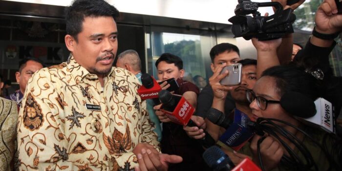 Berita Bobby Batal Sewa Pesawat Garuda Pindahkan Narapidana ke Nusakambangan