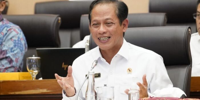 Berita KLH Segel Tambang Nikel di Raja Ampat, Ancam Bawa ke Jalur Hukum