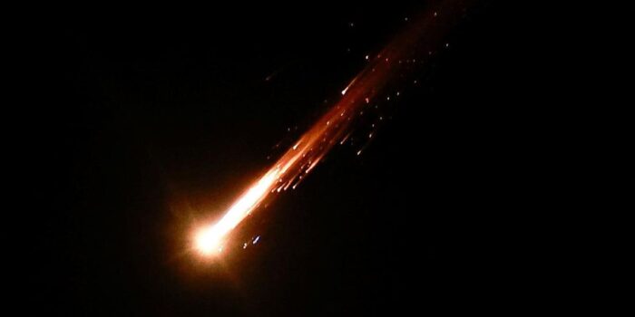 Berita Iran Tembakkan Rudal ke Yerusalem, Sirene Israel Meraung 30 Menit