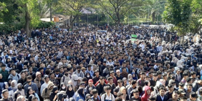 Berita DPR Soroti Job Fair Cikarang Ricuh, Singgung Pengangguran Struktural
