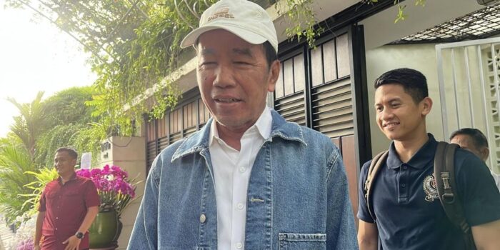 Berita Ajudan Bantah Isu Jokowi Kritis dan Masuk Rumah Sakit