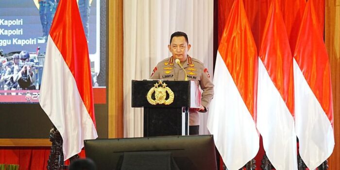 Berita Kapolri Beri Penghargaan Zona Integritas Bebas Korupsi ke Humas Polri