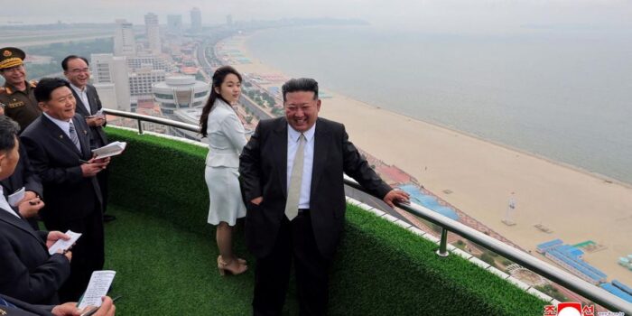 Berita Kim Jong Un Resmikan Wisata Pantai-Resor Megah di Korut