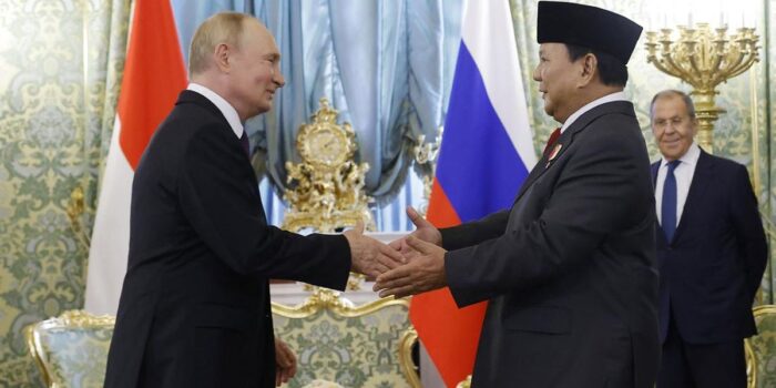 Berita RI Tak Condong Blok Mana Pun