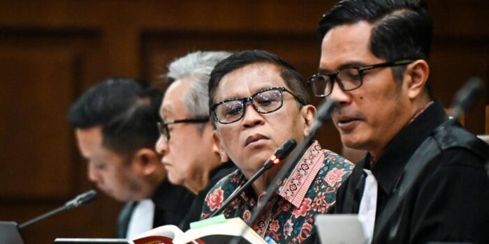 Berita Teman Kuliah Sebut Hasto Mengeluh Dicatut untuk Kasih Jabatan Tertentu
