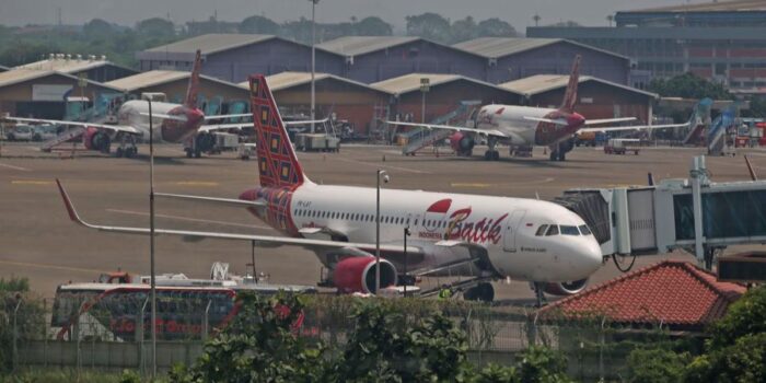 Berita Cuaca Buruk, Batik Air Tujuan Lubuklinggu Putar Balik ke Soetta