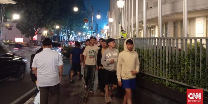 Berita Polisi Sosialisasi Jam Malam di Bandung, Pelajar Diminta Pulang