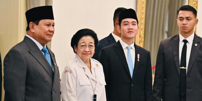 Berita PDIP Respons Postingan Gibran Bareng Megawati di Acara Hari Pancasila