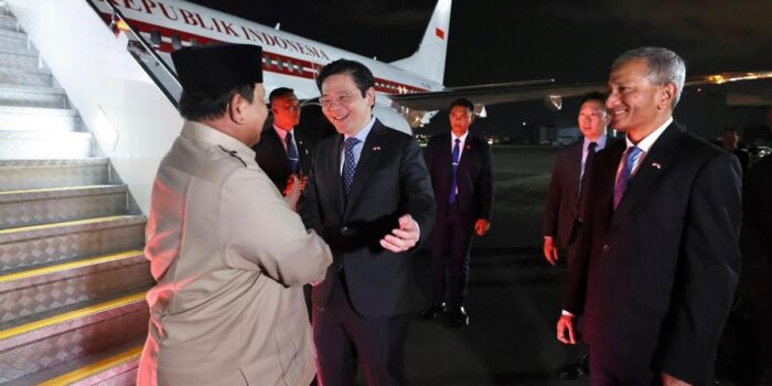 Berita Prabowo Tiba di Singapura, Disambut Langsung PM Lawrence Wong