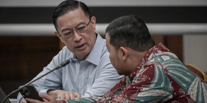 Berita Jokowi Seharusnya Dihadirkan di Sidang Tom Lembong