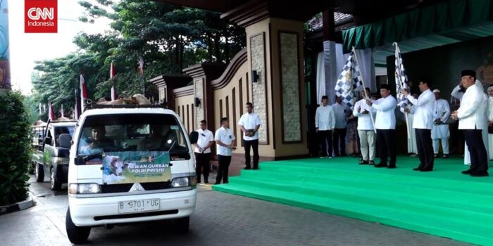 Berita Mabes Polri Serah Terima Ribuan Hewan Kurban Iduladha