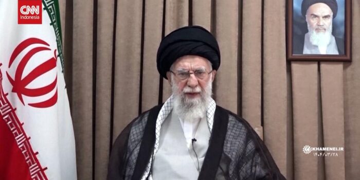 Berita Khamenei Masa Bodoh Diultimatum Trump untuk Menyerah