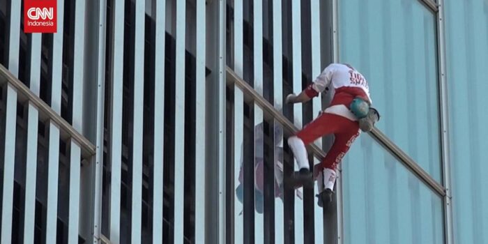 Berita Pria Panjat Gedung Pencakar Langit, Desak Trump Damaikan Dunia