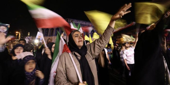 Berita Warga Iran Diperingatkan Tak Gunakan Whatsapp dan Telegram