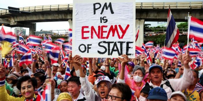 Berita Warga Thailand Turun ke Jalan Tuntut Perdana Menteri Mundur