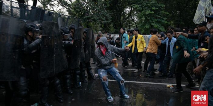 Berita Demo BEM SI Indonesia C(Emas), Massa Bawa 11 Tuntutan