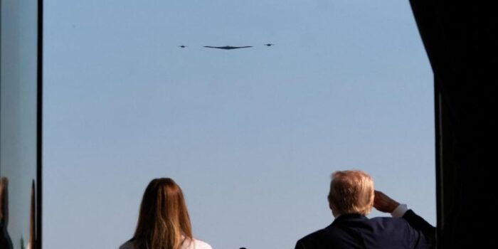 Berita Trump Pamer Jet Bomber B-2 Rayakan Independence Day: AS Menang!