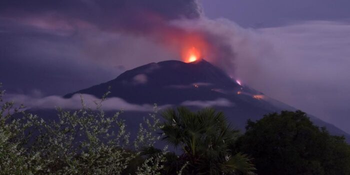 Berita Status Gunung Ili Lewotolok di NTT Naik dari Waspada ke Siaga