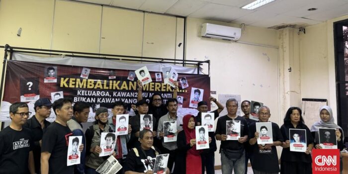 Berita Forum Alumni PRD Desak Usut Penculikan Aktivis & Perkosaan Massal ’98
