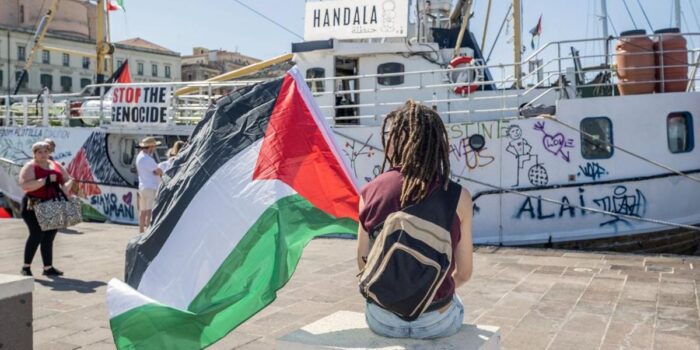 Berita Tentara Israel Ambil Alih Kapal Bantuan Gaza Freedom Flotilla