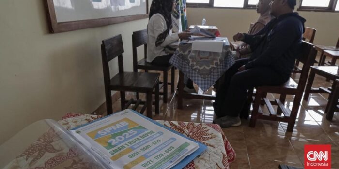 Berita Wakil Ketua DPRD Banten Titip Siswa SPMB, Wamendikdasmen Buka Suara