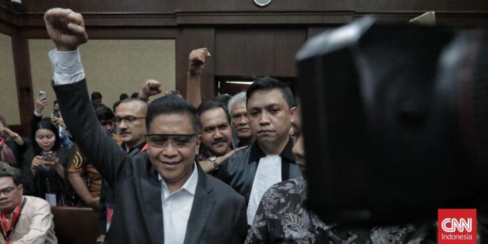 Berita Hasto Tidak Terbukti Perintahkan Rendam Ponsel