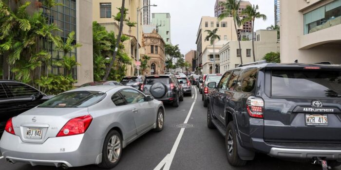 Berita Warga Hawaii Mengungsi dari Ancaman Tsunami, Honolulu Macet